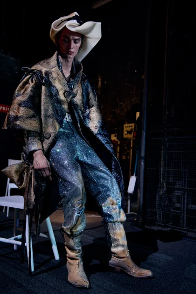 Look 7
